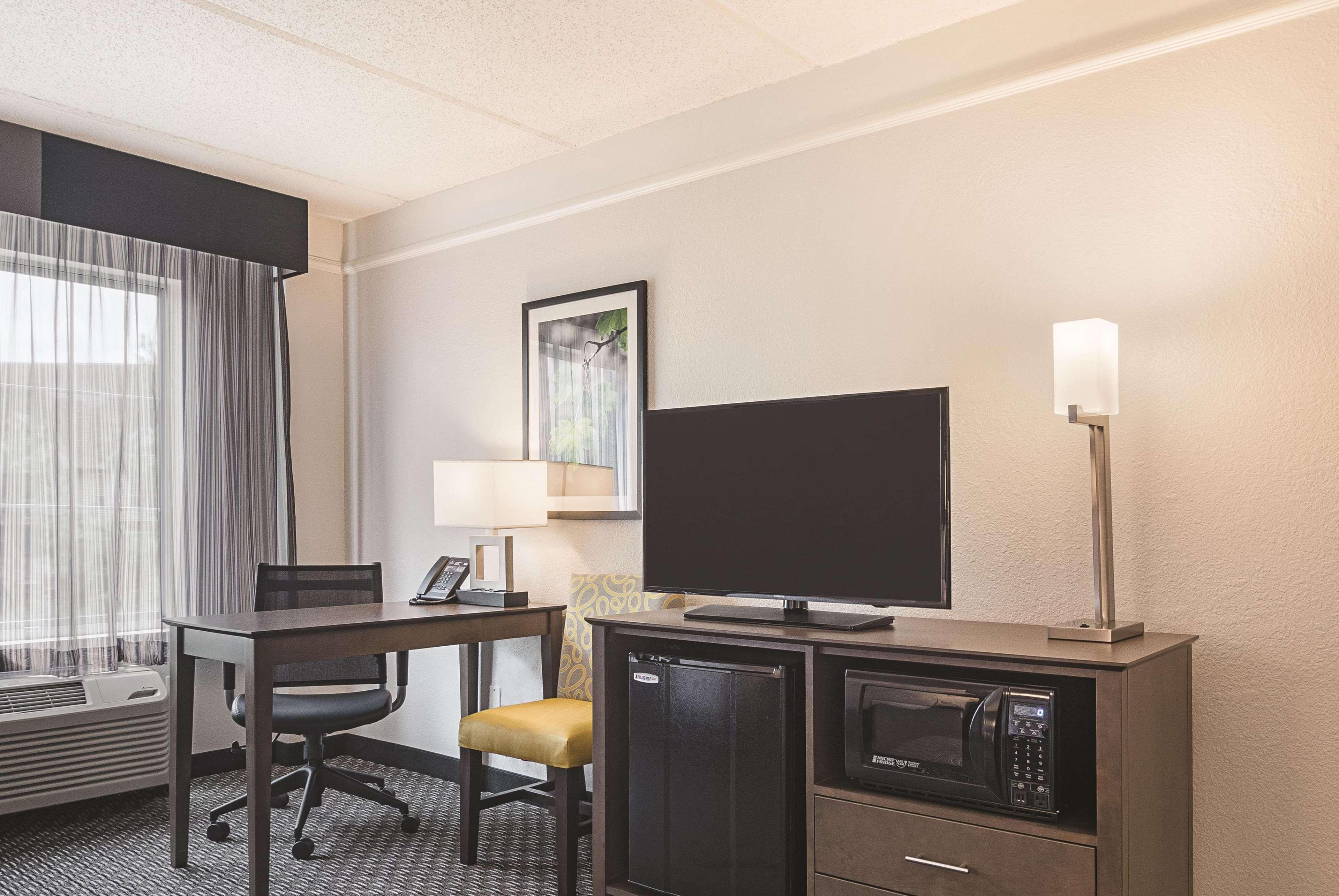La Quinta By Wyndham Atlanta Perimeter Medical Hotel Санди Спрингс Екстериор снимка