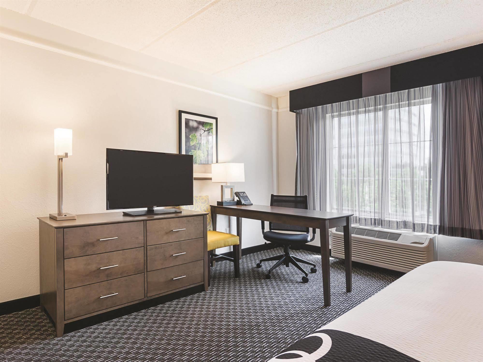 La Quinta By Wyndham Atlanta Perimeter Medical Hotel Санди Спрингс Екстериор снимка