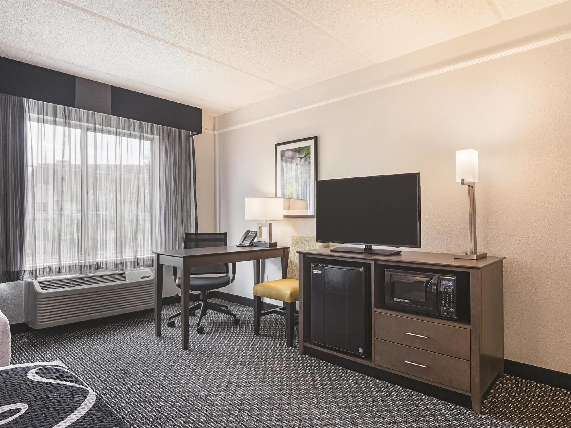 La Quinta By Wyndham Atlanta Perimeter Medical Hotel Санди Спрингс Екстериор снимка